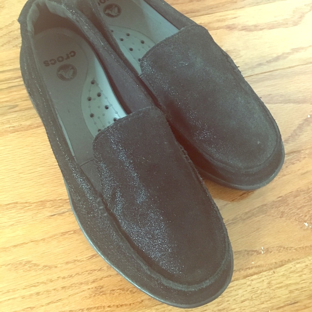 Black crocs